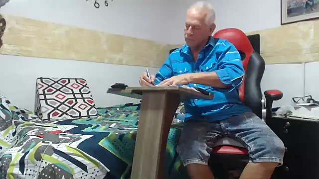 VALENTINO1983  online show from 17, 11, 2025