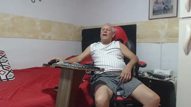 VALENTINO1983  online show from 9, 9, 2025