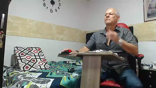 VALENTINO1983  online show from 13, 11, 2025