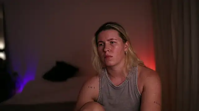 Snapshot of moonamii chatting on 11, 9, 2025 moonamii online show from 11, 9, 2025