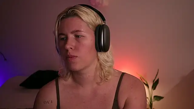 Snapshot of moonamii chatting on 22, 1, 2025 moonamii online show from 22, 1, 2025