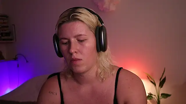 Snapshot of moonamii chatting on 27, 1, 2025 moonamii online show from 27, 1, 2025