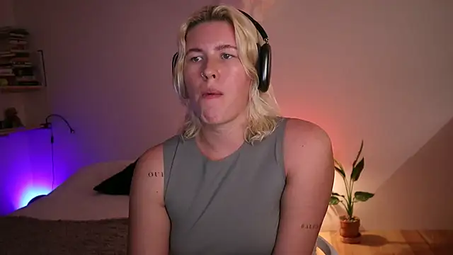 Snapshot of moonamii chatting on 23, 1, 2025 moonamii online show from 23, 1, 2025