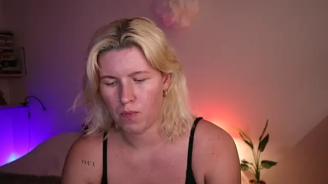 Snapshot of moonamii chatting on 27, 1, 2025 moonamii online show from 27, 1, 2025