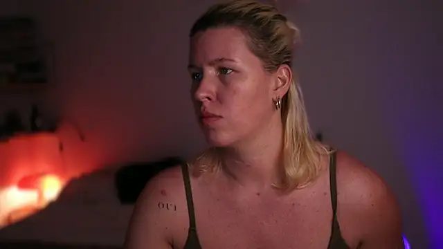 Snapshot of moonamii chatting on 14, 3, 2025 moonamii online show from 14, 3, 2025