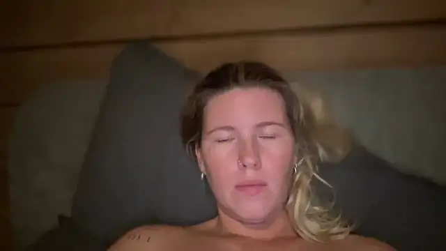 Snapshot of moonamii chatting on 6, 10, 2025 moonamii online show from 6, 10, 2025