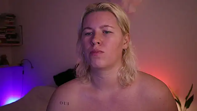 Snapshot of moonamii chatting on 15, 1, 2025 moonamii online show from 15, 1, 2025