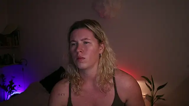 Snapshot of moonamii chatting on 27, 9, 2025 moonamii online show from 27, 9, 2025