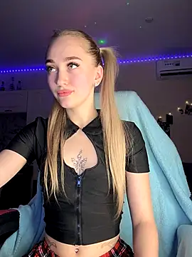 Good  Girl  online show from 28, 9, 2025