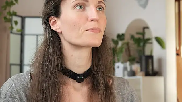 yulladao online show from 20, 10, 2025