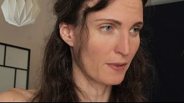 yulladao online show from 18, 9, 2025