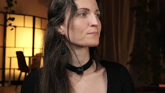 yulladao online show from 18, 11, 2025