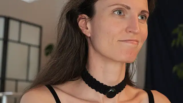 yulladao online show from 15, 10, 2025