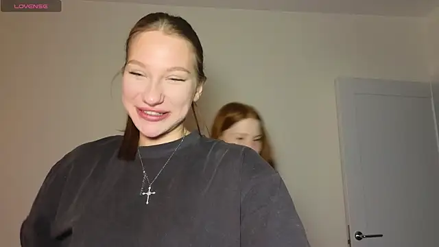 MiaKeler online show from 4, 2, 2025