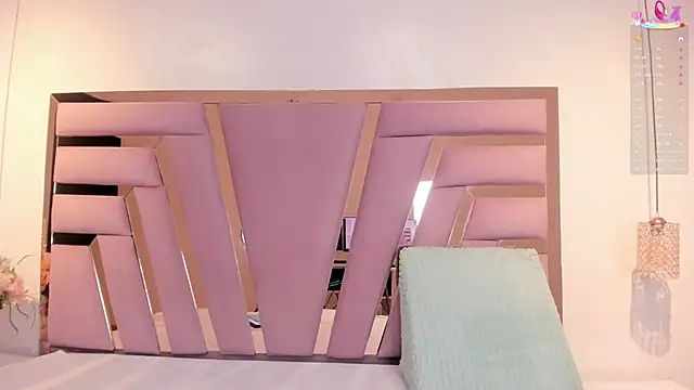 Jiggly   online show from 9, 11, 2025