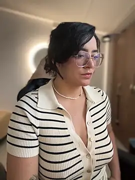 Lia flowers online show from 20, 2, 2026