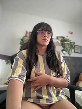 Snapshot of Lia_flowers chatting on 5, 10, 2025 Lia flowers online show from 5, 10, 2025