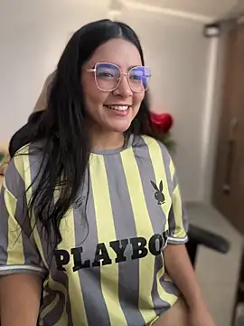 Lia flowers online show from 1, 3, 2026