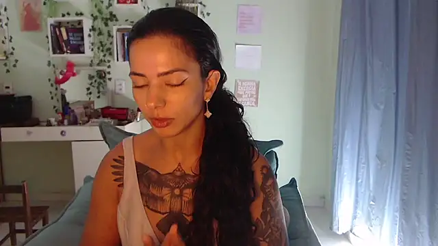 Snapshot of BeellyDance chatting on 6, 5, 2026 BeellyDance online show from 6, 5, 2026