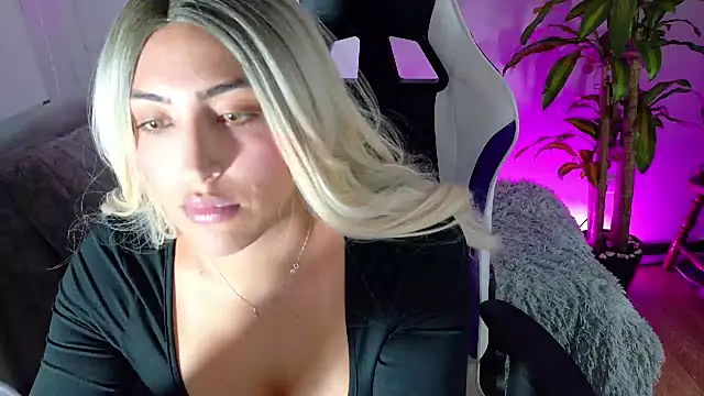 a belladanger online show from 28, 9, 2025