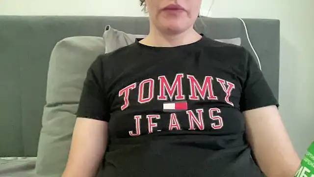 vanessa4you online show from 10, 10, 2025