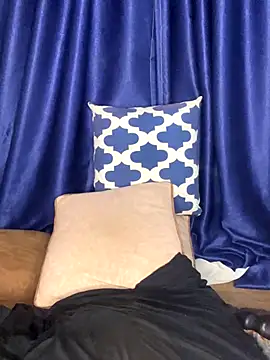 Snapshot of sweetestval chatting on 28, 11, 2025 sweetestval online show from 28, 11, 2025