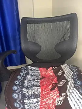 Snapshot of sweetestval chatting on 18, 11, 2025 sweetestval online show from 18, 11, 2025