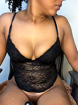 Snapshot of sweetestval chatting on 17, 10, 2025 sweetestval online show from 17, 10, 2025