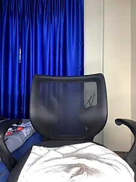 Snapshot of sweetestval chatting on 13, 11, 2025 sweetestval online show from 13, 11, 2025