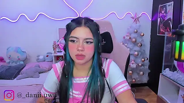 CuteDani  online show from 27, 11, 2025