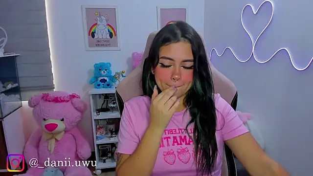 CuteDani  online show from 12, 6, 2026