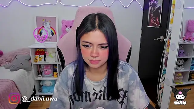 CuteDani  online show from 3, 3, 2025