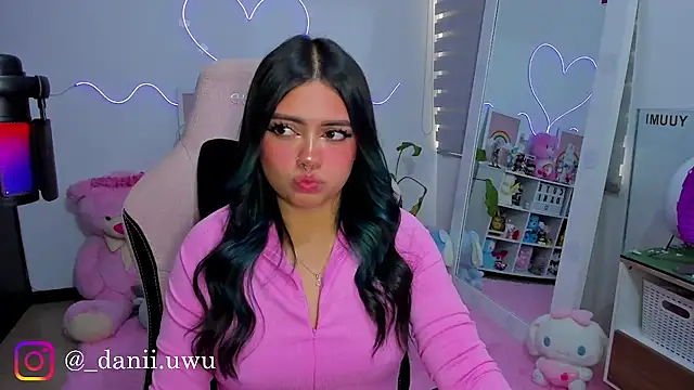 CuteDani  online show from 24, 4, 2026