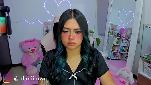 CuteDani  online show from 1, 4, 2026