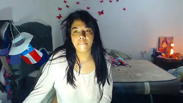 AmaraRoberts420 online show from 5, 10, 2025