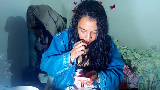 AmaraRoberts420 online show from 28, 11, 2025