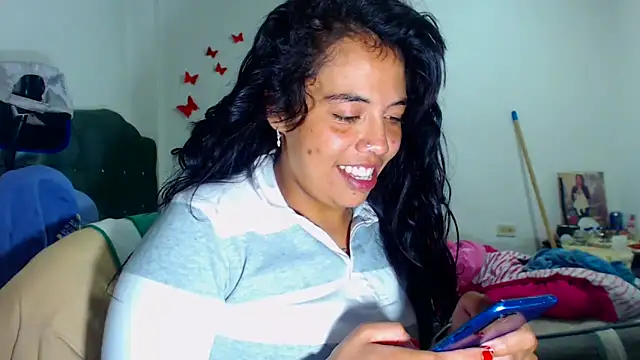 AmaraRoberts420 online show from 9, 11, 2025