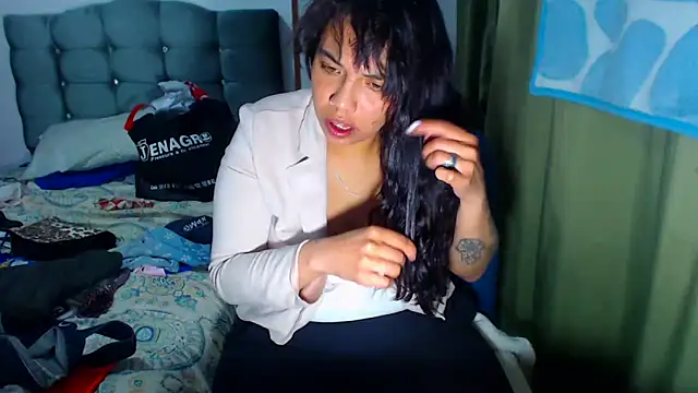 AmaraRoberts420 online show from 15, 1, 2026