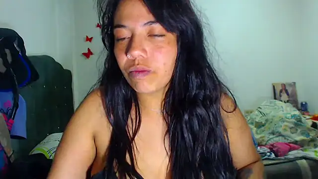 AmaraRoberts420 online show from 2, 11, 2025