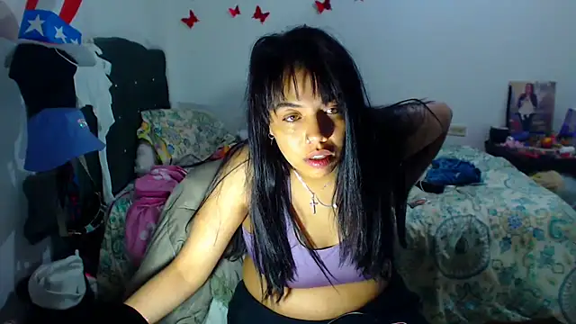 AmaraRoberts420 online show from 3, 10, 2025