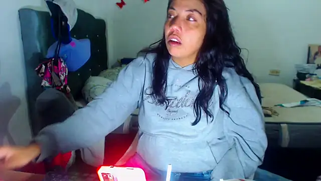 AmaraRoberts420 online show from 19, 11, 2025