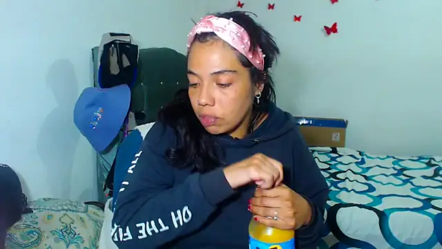 AmaraRoberts420 online show from 23, 11, 2025