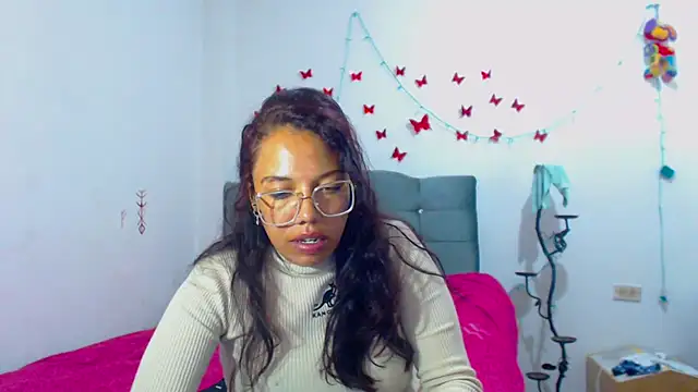 AmaraRoberts420 online show from 18, 3, 2025