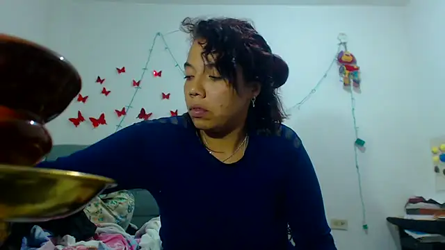 AmaraRoberts420 online show from 24, 2, 2025