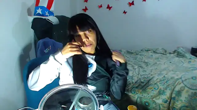 AmaraRoberts420 online show from 1, 10, 2025