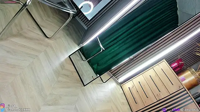 DiamondJo  online show from 9, 1, 2026