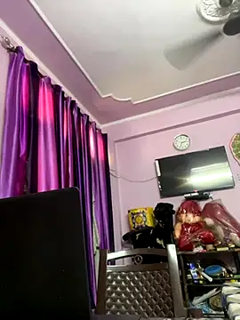 Dick 6inches online show from 8, 11, 2025