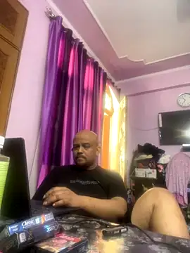 Dick 6inches online show from 16, 10, 2025