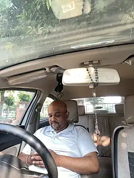 Dick 6inches online show from 26, 10, 2025