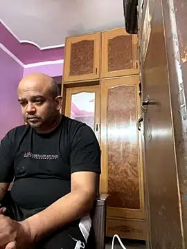 Dick 6inches online show from 28, 10, 2025